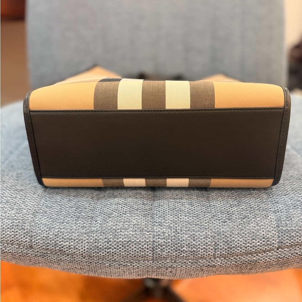Burberry N/S Tote Black - Picture 3 of 8